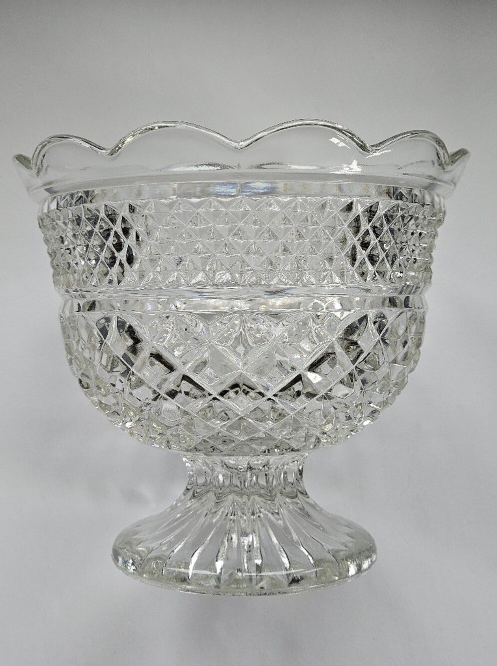 Vintage Anchor Hocking Wexford scallop Compote Trifle Pedestal Bowl Clear Glass